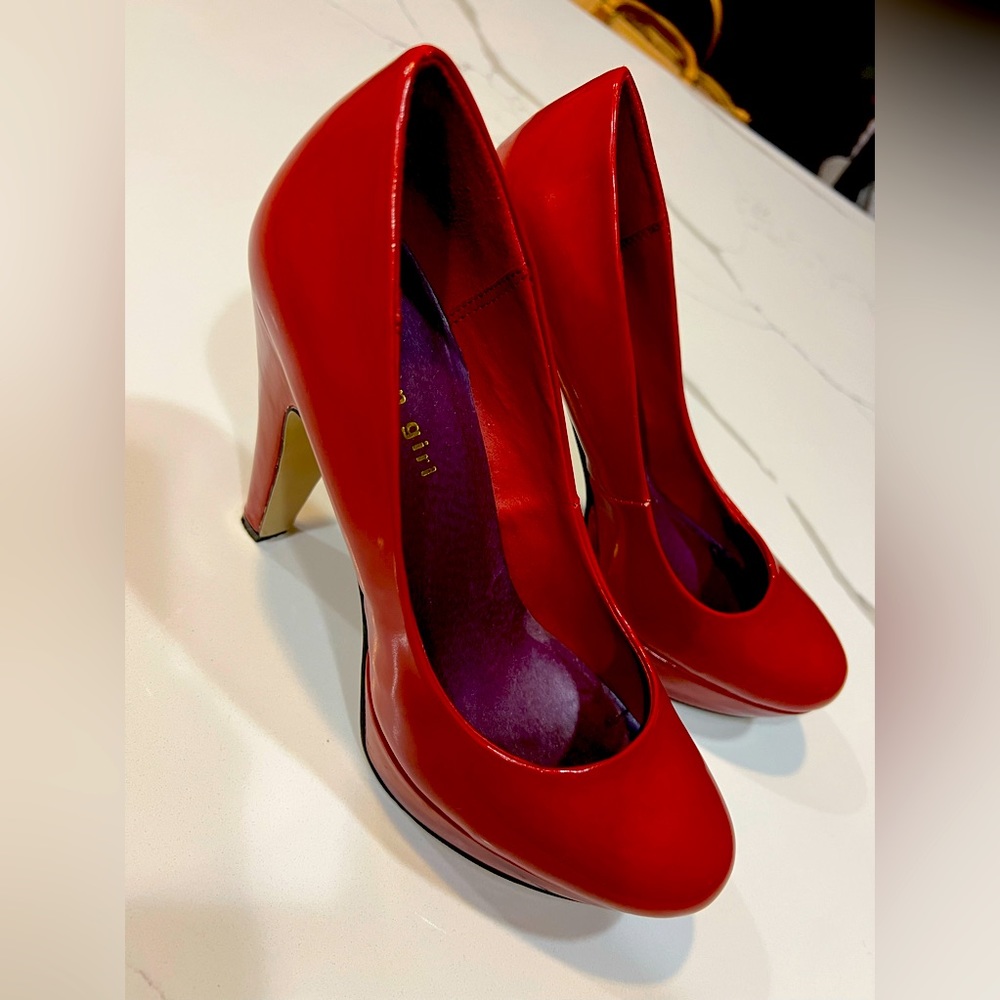 Red Madden Girl Pumps